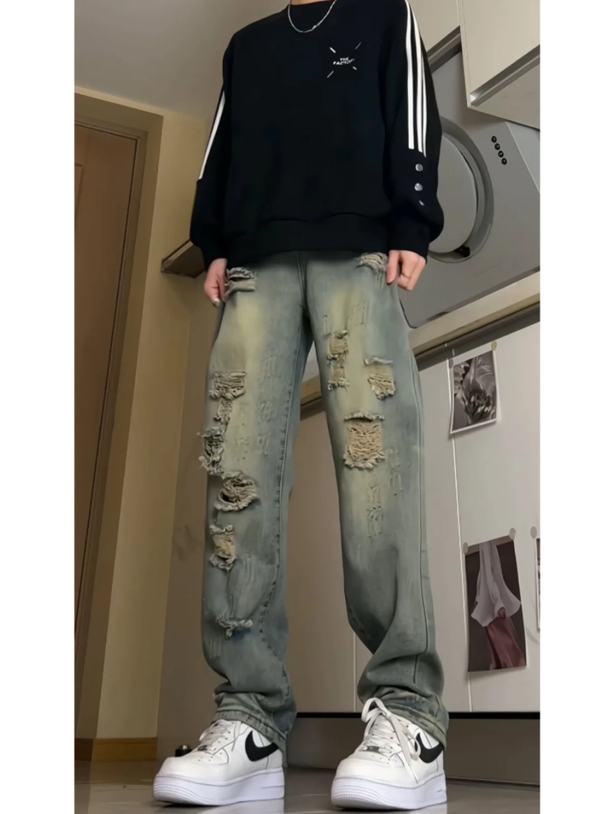 Men's High Street Sle Dirtied Denim Jeans Autumn Winter Wear Hole in Jeans Trendy Brand Cleanfit Pants Low Waist Straight Leg
Men's High Street Sle Dirtied Denim Jeans Autumn Winter Wear Hole in Jeans Trendy Brand Cleanfit Pants Low Waist Straight Leg