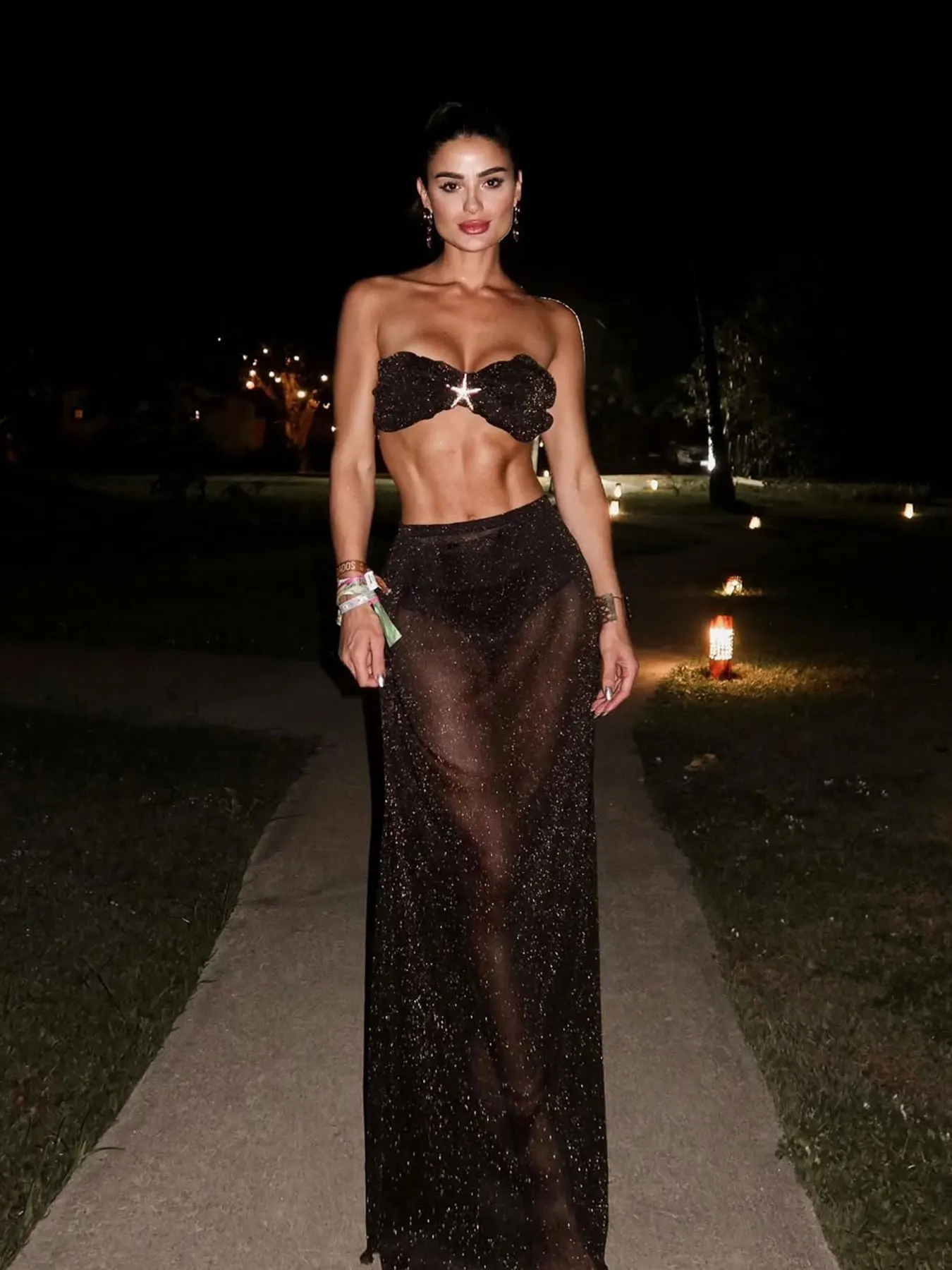2025 Trend Off Shoulder Shiny Bikini And Skirt Set Women 3Pc Swimming Suits Beachwear Fahion Sexy Biquini Lady Party Wear Outfit
2025 Trend Off Shoulder Shiny Bikini And Skirt Set Women 3Pc Swimming Suits Beachwear Fahion Sexy Biquini Lady Party Wear Outfit