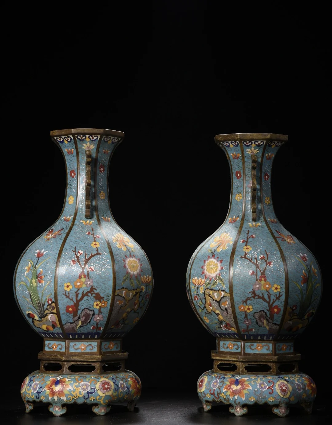 17"Xizang folk collection Old Bronze Cloisonne Enamel Seasonal Flower Texture Vase A Pair Base Amass wealth Ornaments
17"Xizang folk collection Old Bronze Cloisonne Enamel Seasonal Flower Texture Vase A Pair Base Amass wealth Ornaments