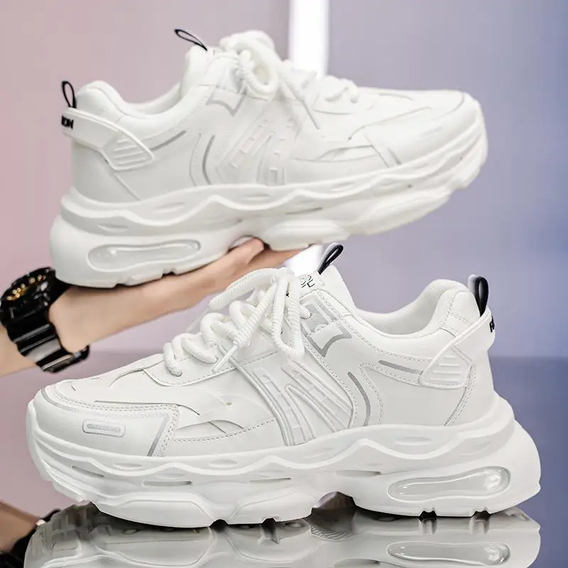Spring New Men's Breathable Running Shoes Thick Bottom Casual Sports Shoes Fashionable Dad Trendy Leather Patchwork Korean Style
Spring New Men's Breathable Running Shoes Thick Bottom Casual Sports Shoes Fashionable Dad Trendy Leather Patchwork Korean Style