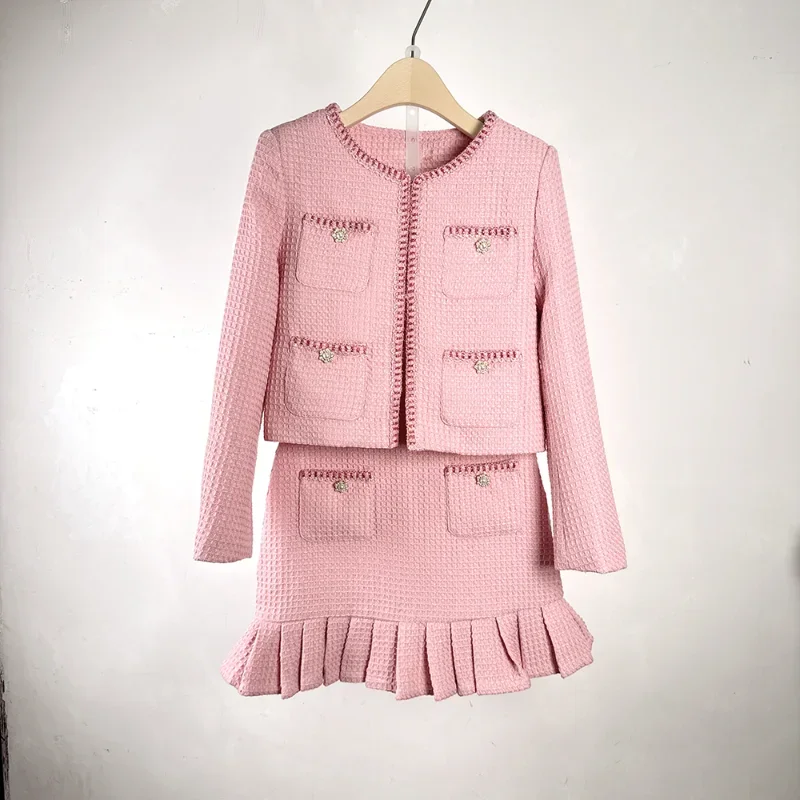 French Pink Small Fragrance Sweet Women Suit O Neck Long Sleeve Coat + Pleated Skirt High Quality White Two-piece Lady Set
French Pink Small Fragrance Sweet Women Suit O Neck Long Sleeve Coat + Pleated Skirt High Quality White Two-piece Lady Set