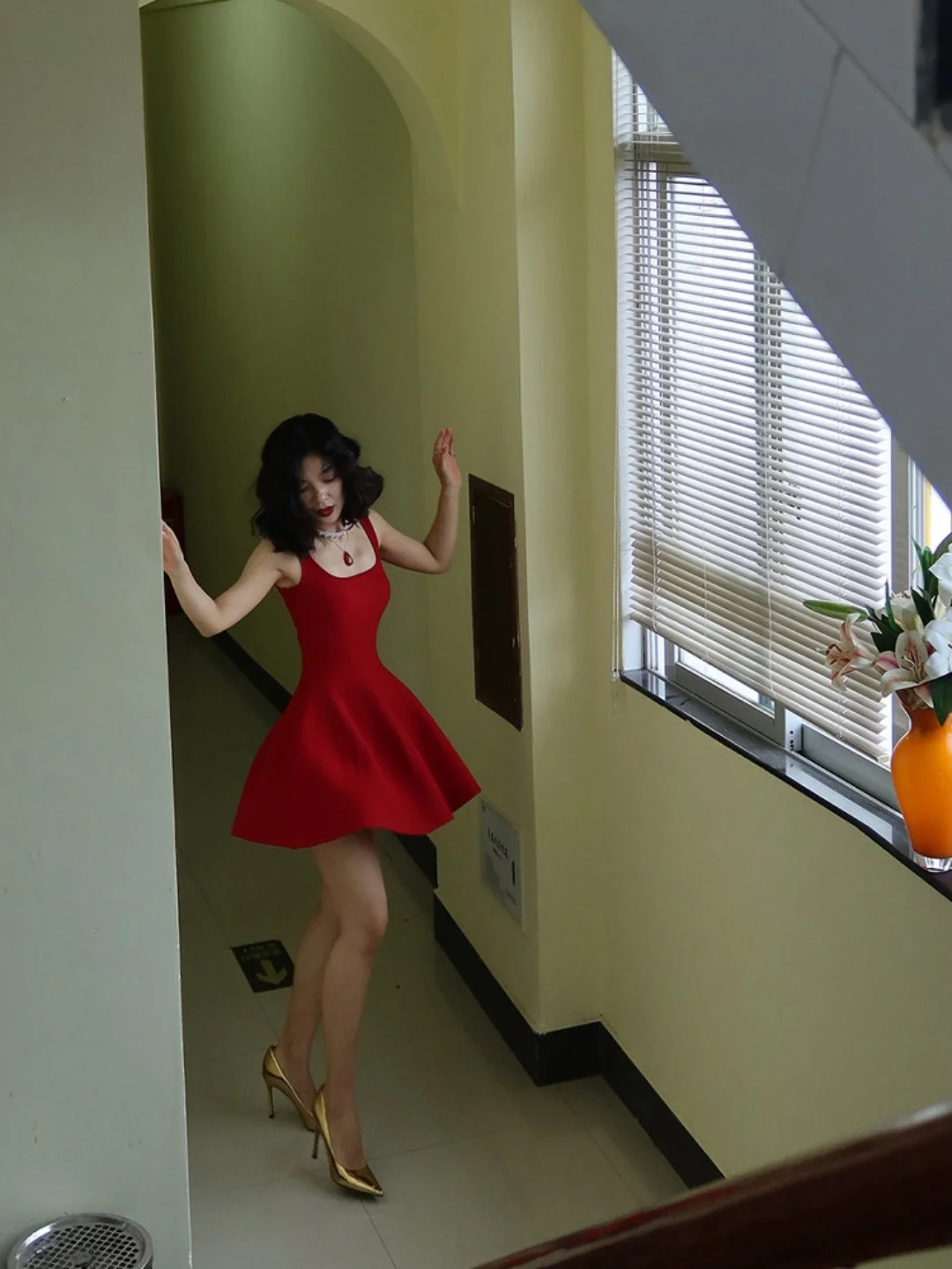 Sexy Red Strapless A-Line Dress Women's Summer Pure Desire Waist-Cinching Evening Short Skirt Retro Style Casual Daily Wear
Sexy Red Strapless A-Line Dress Women's Summer Pure Desire Waist-Cinching Evening Short Skirt Retro Style Casual Daily Wear