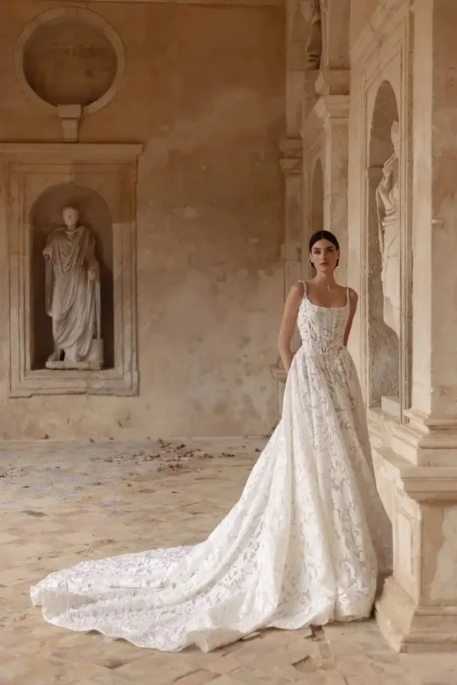 A-LINE Wedding Dresses Customized Lace Spaghetti Straps Sleeveless Bridal Gown Square Collar Women Robe Vestidos
A-LINE Wedding Dresses Customized Lace Spaghetti Straps Sleeveless Bridal Gown Square Collar Women Robe Vestidos