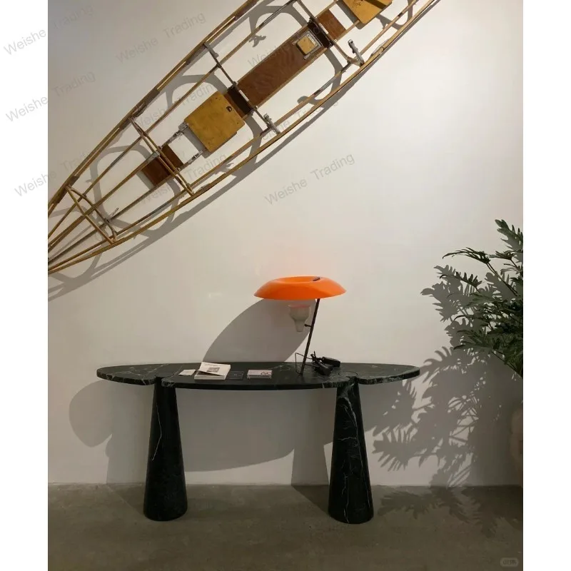 Marble entrance table Semicircular designer Extremely narrow, facing the door against the wall to enter the home Light luxury
Marble entrance table Semicircular designer Extremely narrow, facing the door against the wall to enter the home Light luxury