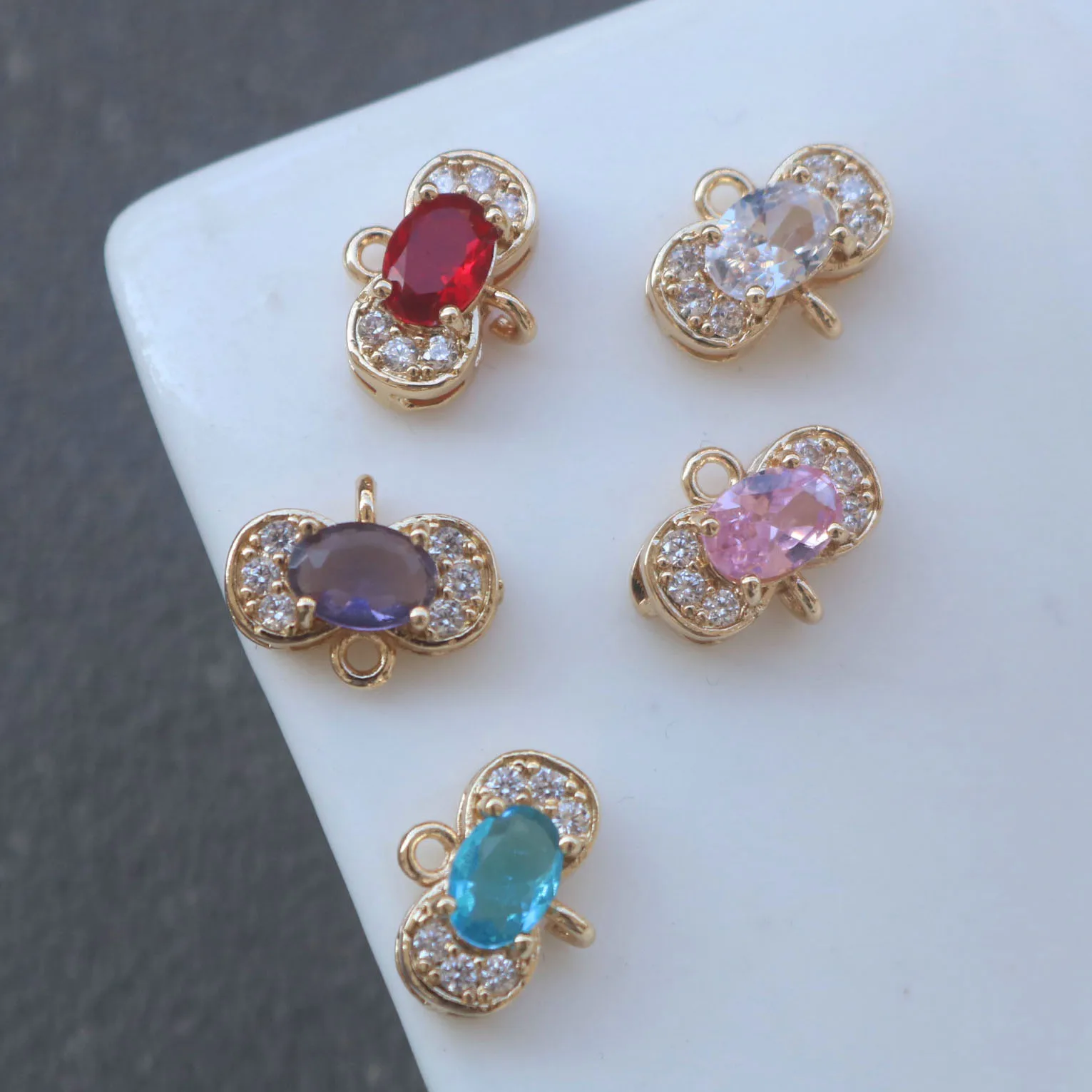 20pcs/ Bag Exquisite and compact zircon inlaid bow connector DIY handmade jewelry making accessories
20pcs/ Bag Exquisite and compact zircon inlaid bow connector DIY handmade jewelry making accessories