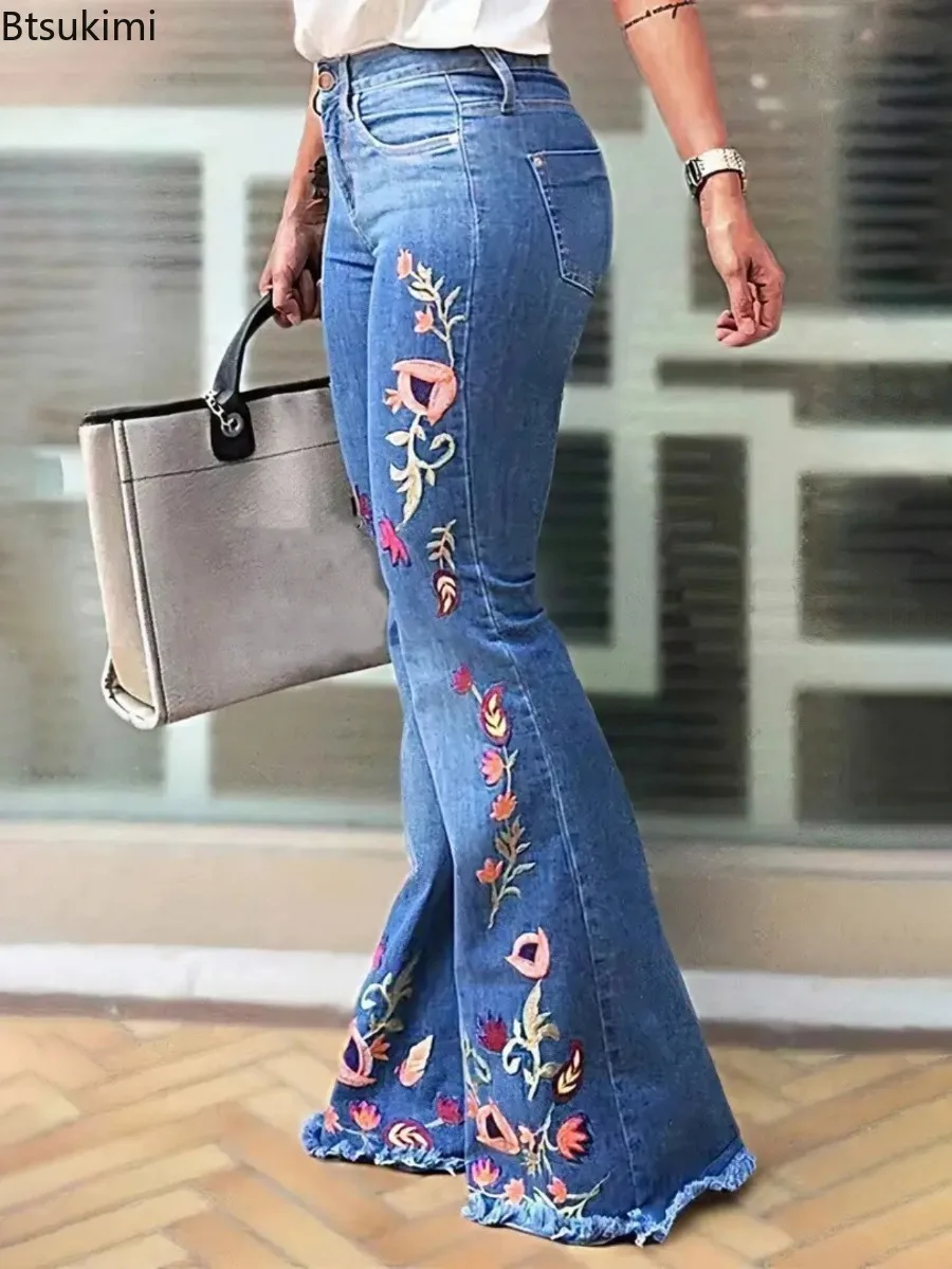 New Women's Embroidered Flare Pants Comfortable Slim-fit Mid-waist Denim Pants High Elastic Elegant Temperament Jeans Streetwear
New Women's Embroidered Flare Pants Comfortable Slim-fit Mid-waist Denim Pants High Elastic Elegant Temperament Jeans Streetwear