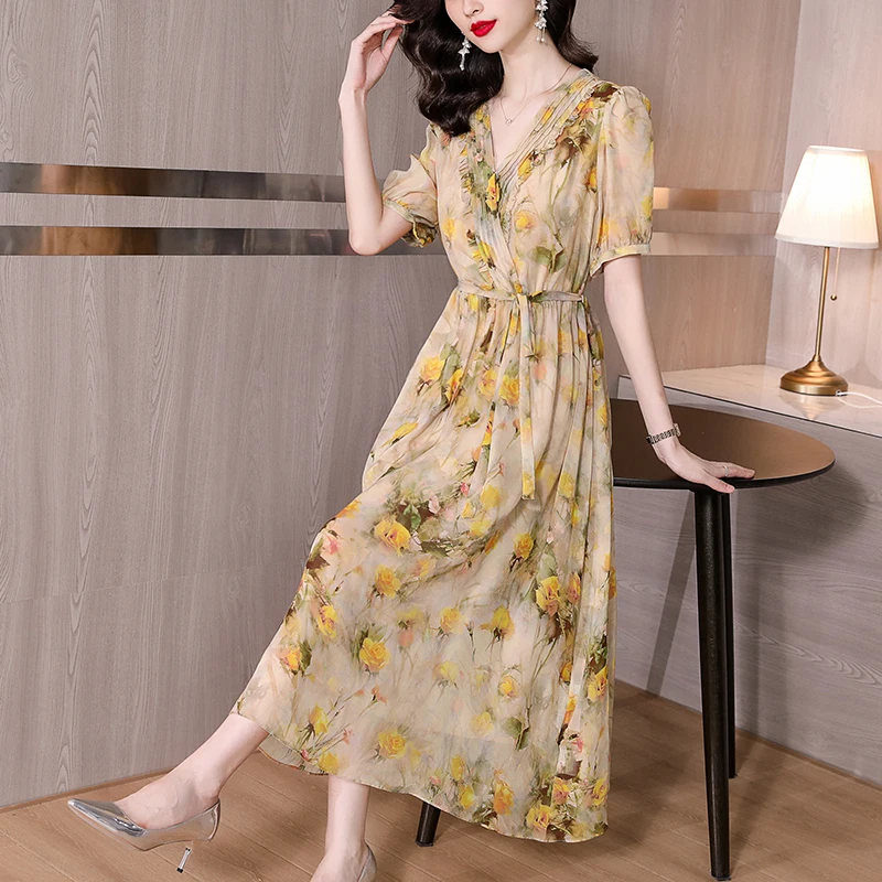 Summer 2023 New Print Vintage Silk Dress Women's Medium Length Silk V-Neck Slim A-line Skirt Over Knee Length Skirt
Summer 2023 New Print Vintage Silk Dress Women's Medium Length Silk V-Neck Slim A-line Skirt Over Knee Length Skirt