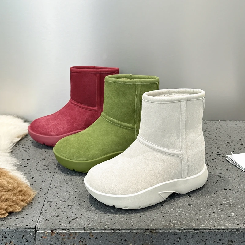 2025 New Snow Boots Thick sole comfort Winter Women Boots Genuine Leather Warm Ankle Boots and Short Boots female
2025 New Snow Boots Thick sole comfort Winter Women Boots Genuine Leather Warm Ankle Boots and Short Boots female