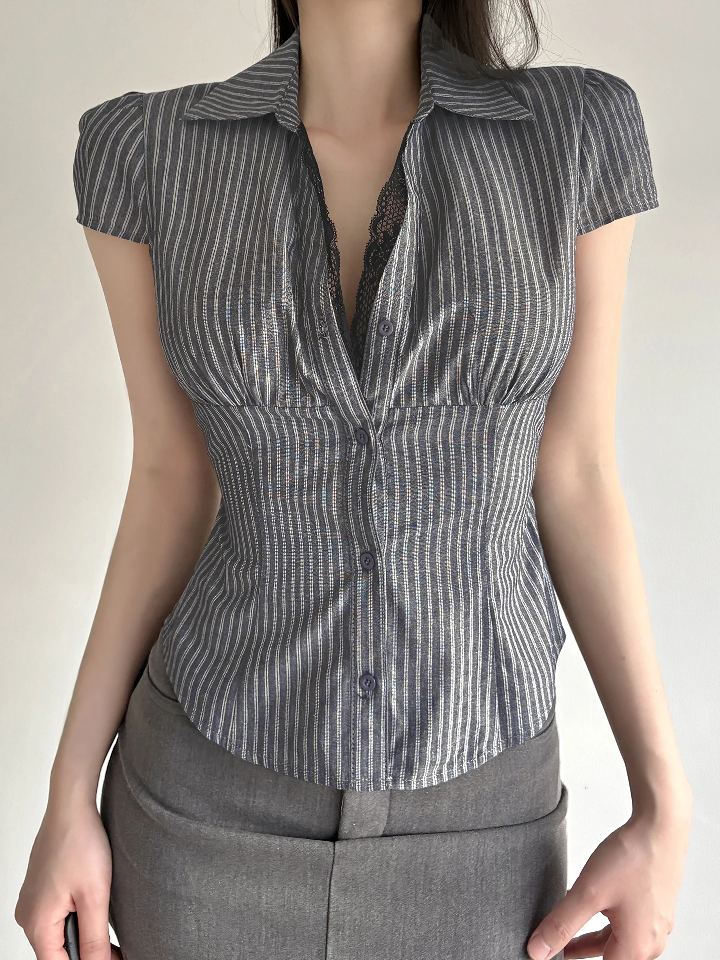 WEEKEEP High Intelligence Sensation Lace Splice Button Striped Short Sleeve Women's Shirt Belted Waist Tie Street Style Slim Fit
WEEKEEP High Intelligence Sensation Lace Splice Button Striped Short Sleeve Women's Shirt Belted Waist Tie Street Style Slim Fit