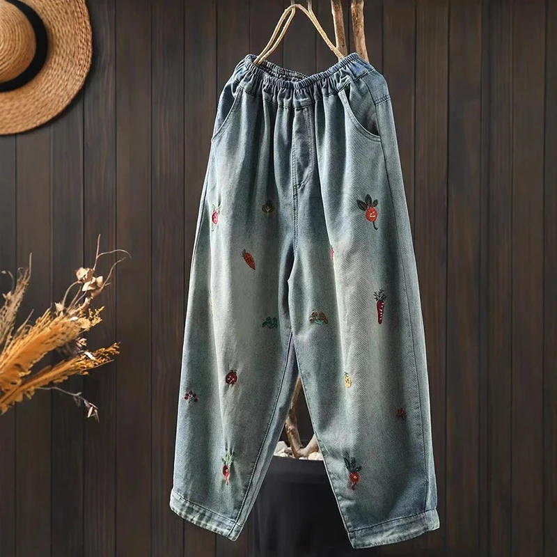 High Quality Embroidery Casual Jeans Women New Arrival 2025 Spring Vintage Style Streetwear Loose Female Denim Harem Pants M894
High Quality Embroidery Casual Jeans Women New Arrival 2025 Spring Vintage Style Streetwear Loose Female Denim Harem Pants M894