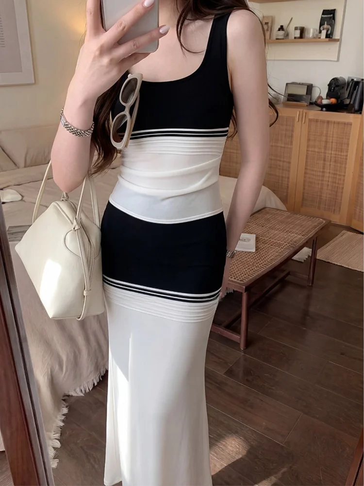 Summer New Style Women's Slim Fit Tank Top And Fish Tail Skirt Two Piece Set Color Collision Square Collar Sleeveless Vest
Summer New Style Women's Slim Fit Tank Top And Fish Tail Skirt Two Piece Set Color Collision Square Collar Sleeveless Vest