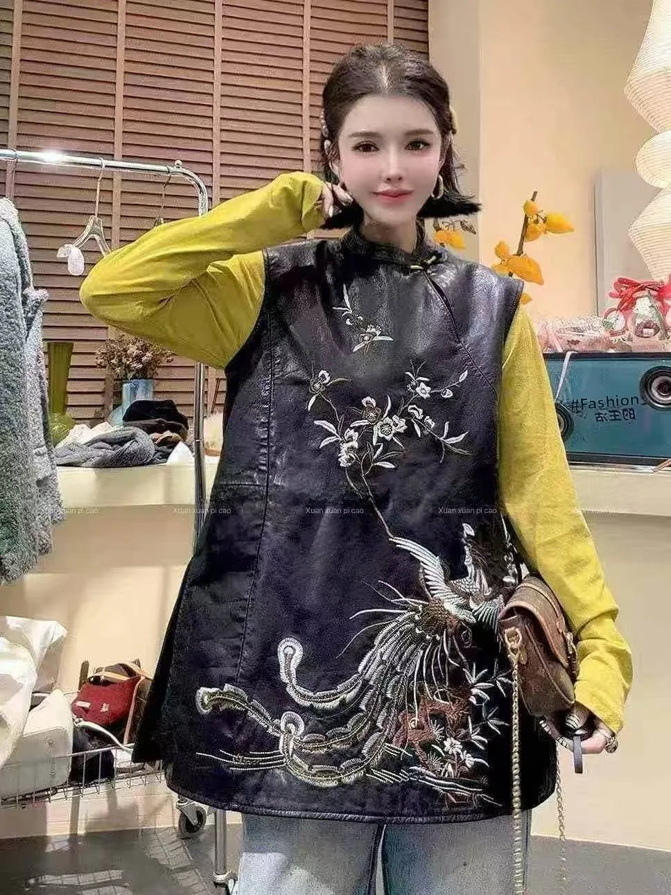 2025 New Sle Women's Leather Tank Top Svel Cowhide Vest Slimming Versatile ort Zipper Casual Faion for Teens
2025 New Sle Women's Leather Tank Top Svel Cowhide Vest Slimming Versatile ort Zipper Casual Faion for Teens