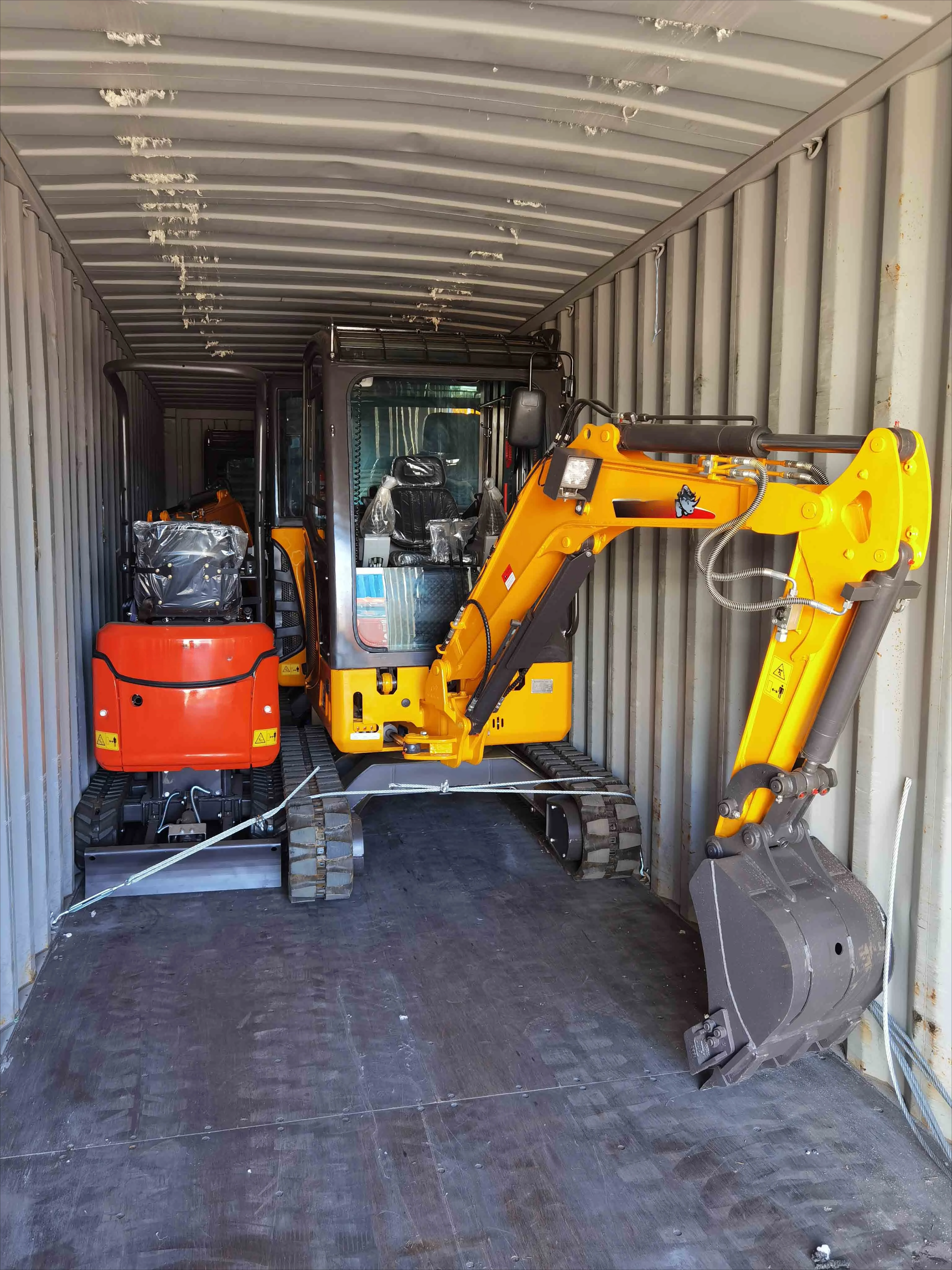 Free Shipping Mini Excavator 2.8 Ton Epa Euro 5 Crawler Digger Farm 1 Ton 2 Ton Home Mini Excavator Machine customized
Free Shipping Mini Excavator 2.8 Ton Epa Euro 5 Crawler Digger Farm 1 Ton 2 Ton Home Mini Excavator Machine customized