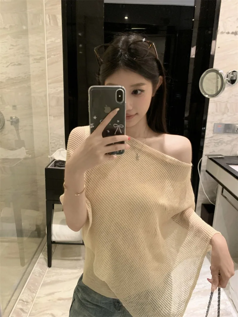 Slimming Irregular Thin Ice Silk Knitted Top Women's Summer Loose Elegant Shoulder Baring Sun Protection Shirt Casual Commute...
Slimming Irregular Thin Ice Silk Knitted Top Women's Summer Loose Elegant Shoulder Baring Sun Protection Shirt Casual Commute...