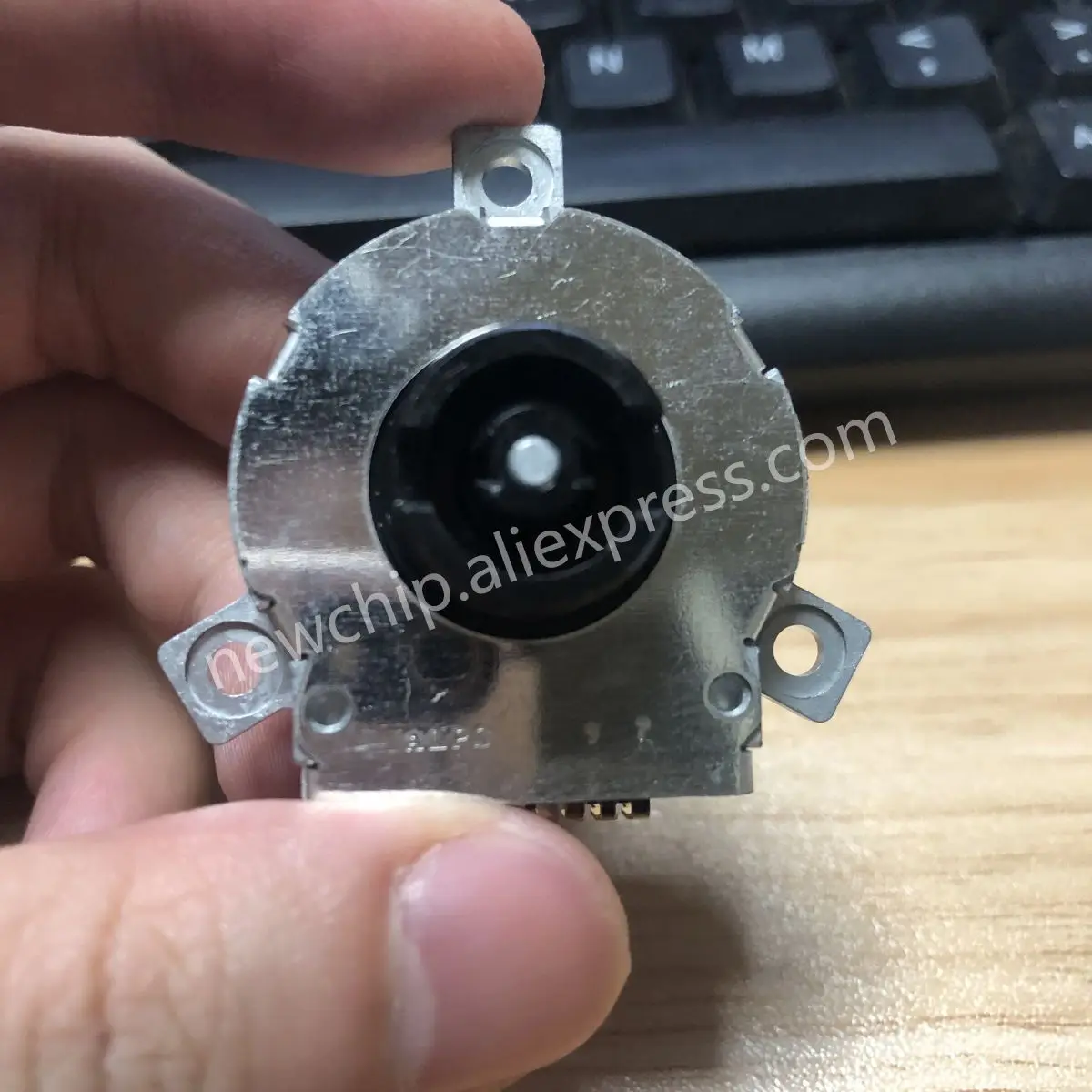 APLS SRGPHJ3200B механический роторный кодировщик абсолютный одиночный/двойной прямой цифровой квадратный волновой 10PPR сквозное отверстие PC Pin
APLS SRGPHJ3200B механический роторный кодировщик абсолютный одиночный/двойной прямой цифровой квадратный волновой 10PPR сквозное отверстие PC Pin