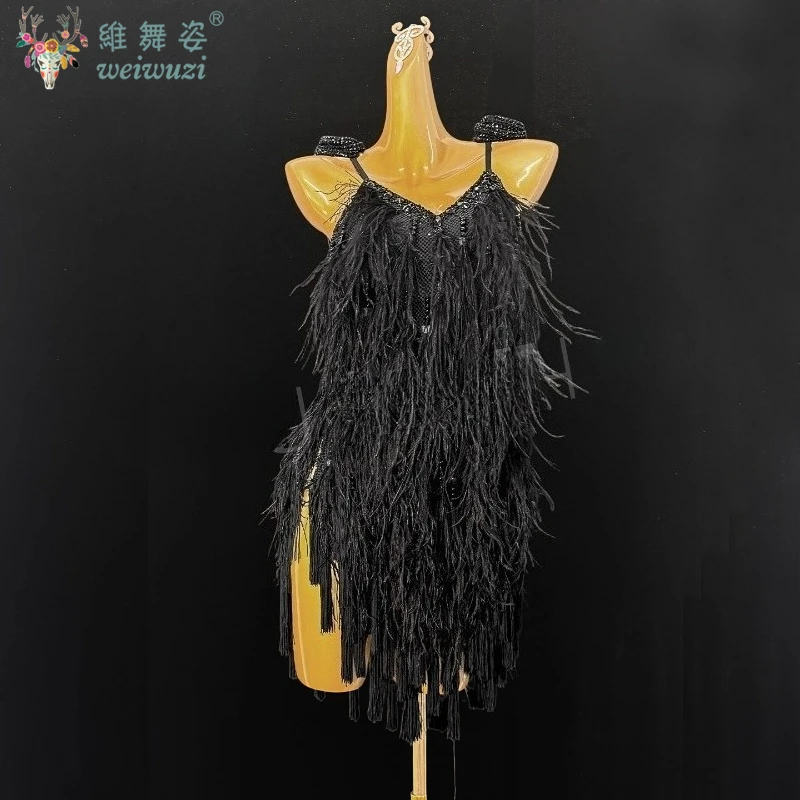 Latin Dance Rhinestone Professional Dress High-end Custom Black Plush Suspender Samba Tango Female Stage Professional Clothing
Latin Dance Rhinestone Professional Dress High-end Custom Black Plush Suspender Samba Tango Female Stage Professional Clothing