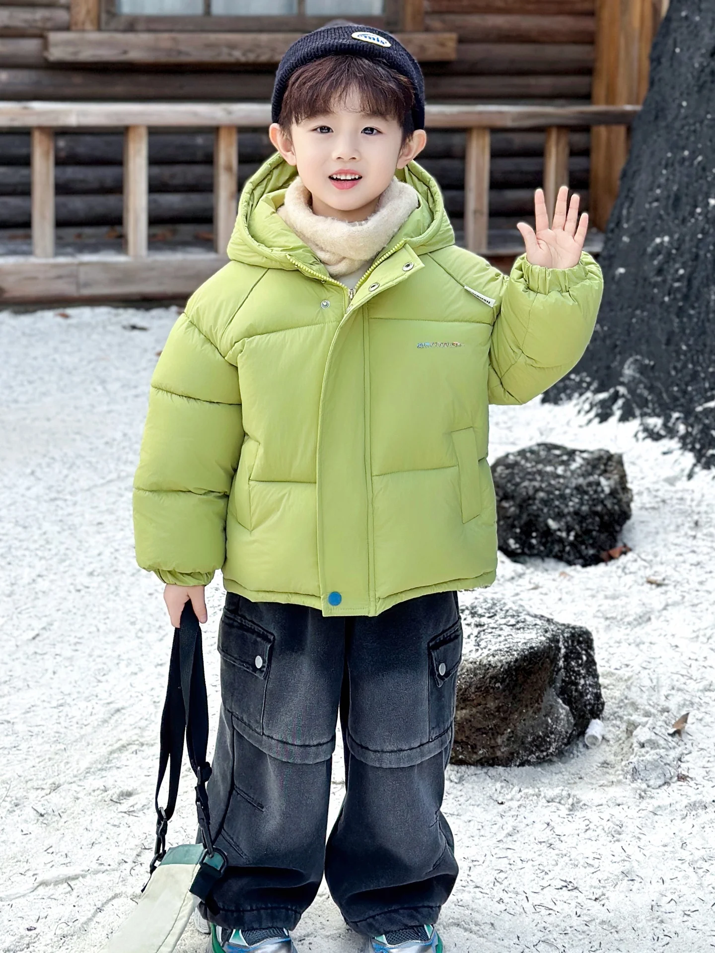 Утепленная хлопковая куртка для мальчиков: модная зимняя одежда в корейском стиле для малышей и подростков, теплая и стильная
Утепленная хлопковая куртка для мальчиков: модная зимняя одежда в корейском стиле для малышей и подростков, теплая и стильная