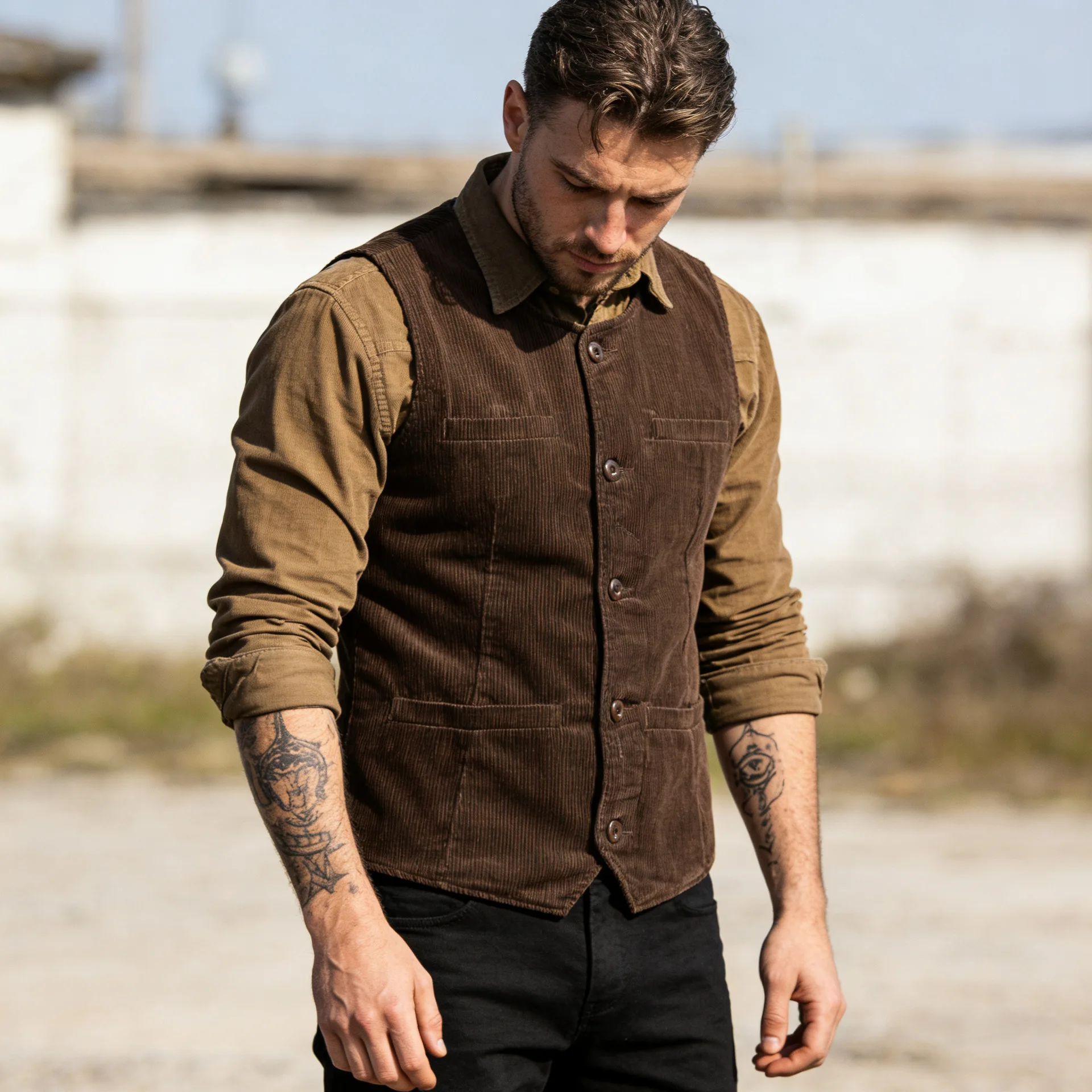 2026 New Autumn and Winter New Thick Corduroy Vest, European and American Retro Solid Color, Multi Pocket Railway Workwear Vest
2026 New Autumn and Winter New Thick Corduroy Vest, European and American Retro Solid Color, Multi Pocket Railway Workwear Vest