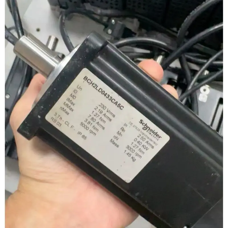 Second-hand test OK servo motor BCH2LD0433CA5C
Second-hand test OK servo motor BCH2LD0433CA5C