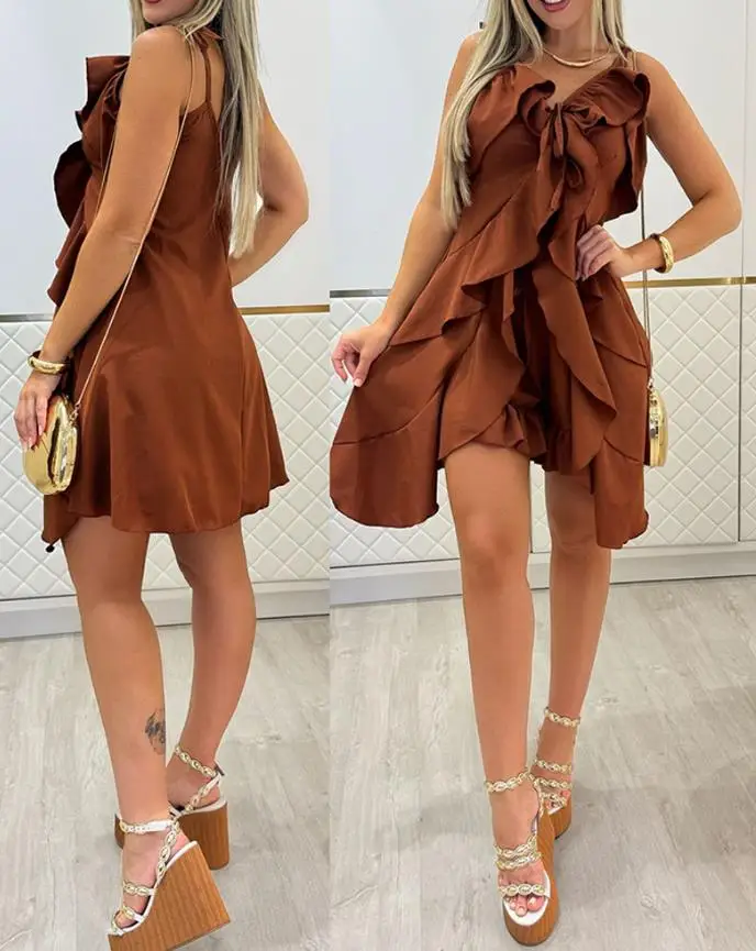 New Fashion 2025 Summer Sexy Elegant 2 Pieces Sets Womens Outfit V-Neck Spaghetti Strap Ruffles Top and Casual Shorts Set
New Fashion 2025 Summer Sexy Elegant 2 Pieces Sets Womens Outfit V-Neck Spaghetti Strap Ruffles Top and Casual Shorts Set