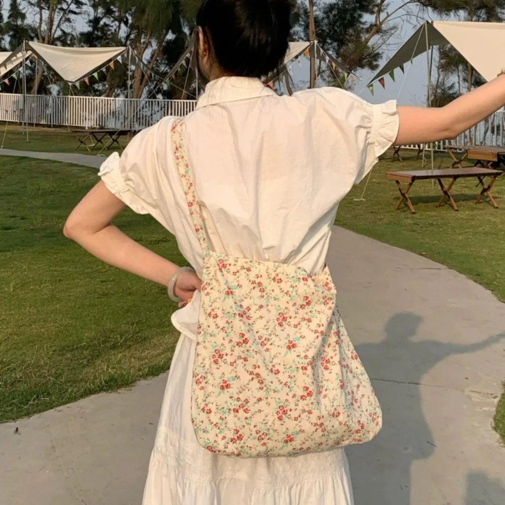 Large Capacity Canvas Bag 2024 Casual Trendy Shoulder Bag Portable Canvas Commuting Bag Lady
Large Capacity Canvas Bag 2024 Casual Trendy Shoulder Bag Portable Canvas Commuting Bag Lady