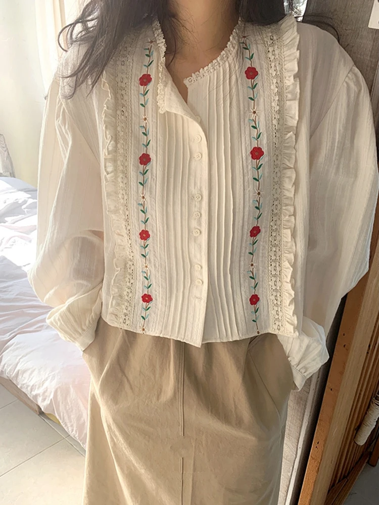 Retro Embroidered Flower Splicing Pleated Hem ort Loose Long Sve Women's irt Korean Sle Lantern Sve Spring Faion
Retro Embroidered Flower Splicing Pleated Hem ort Loose Long Sve Women's irt Korean Sle Lantern Sve Spring Faion