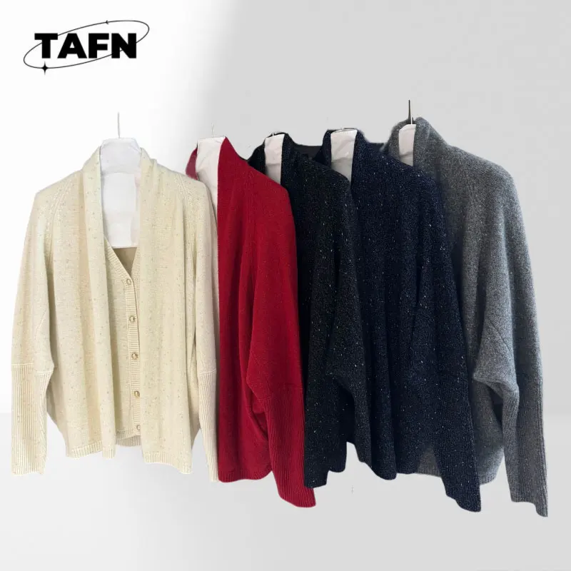 Женский классический кашемировый кардиган из 100% шерсти — винтажный дизайн, повседневные настройки в 2023 году. Премиум-качество и вневременной конструкции AK1139
Женский классический кашемировый кардиган из 100% шерсти — винтажный дизайн, повседневные настройки в 2023 году. Премиум-качество и вневременной конструкции AK1139