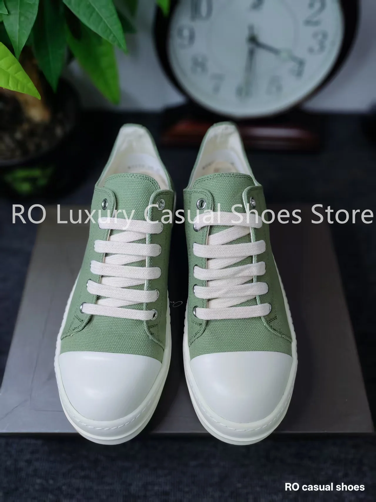 Brand Men Shoes Canvas Low Top Women Sneaker Army Green Lace Up Designer Luxury Punk Trainer Street Platform Casual Flat Shoe
Brand Men Shoes Canvas Low Top Women Sneaker Army Green Lace Up Designer Luxury Punk Trainer Street Platform Casual Flat Shoe
