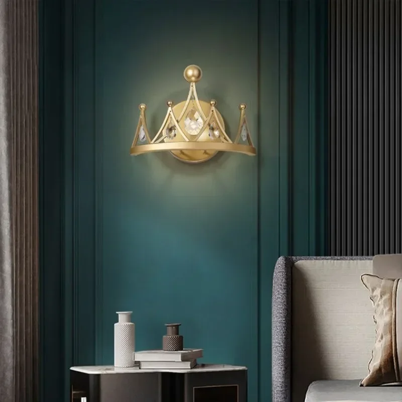 New Nordic minimalist bedroom light luxury creative crystal crown entrance exterior wall, indoor bedside wall lamp 
New Nordic minimalist bedroom light luxury creative crystal crown entrance exterior wall, indoor bedside wall lamp