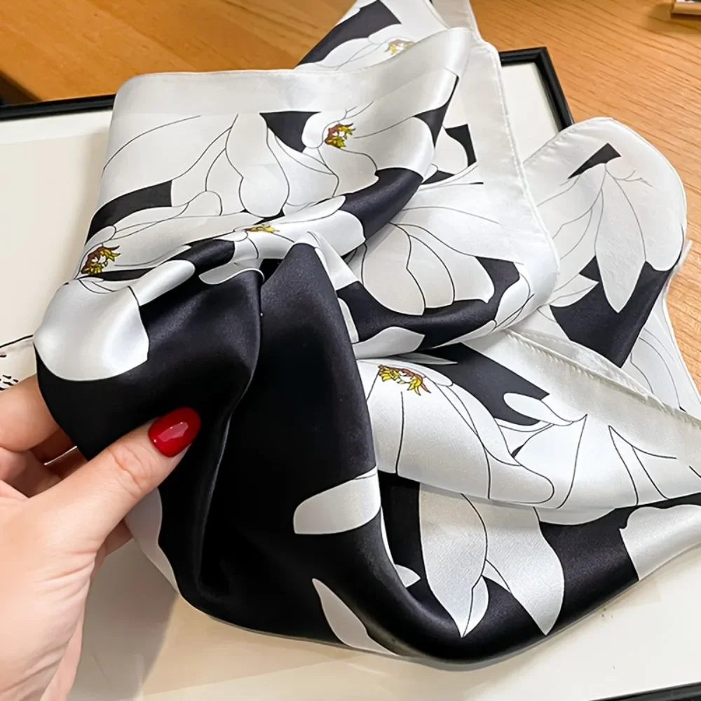 100% Silk Magnolia Flower Small Square Scarf in Black And White Print, Exuding Elegance. The Silk Is Skin-Friendly And Can Be
100% Silk Magnolia Flower Small Square Scarf in Black And White Print, Exuding Elegance. The Silk Is Skin-Friendly And Can Be