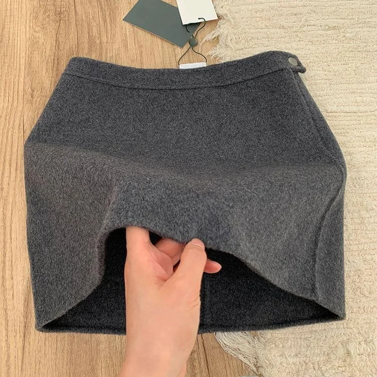 Ele ey High Waist Thiened Woolen Skirt Women's Autumn Winter Faion Slimming A-Line Bodycon Skirt
Ele ey High Waist Thiened Woolen Skirt Women's Autumn Winter Faion Slimming A-Line Bodycon Skirt