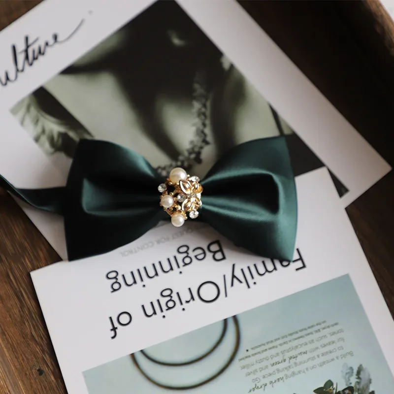 Satin Tie Flower French Retro Imitation Pearl Unisex Wedding Banquet Annual Meeting Suit Dress Elegant Clothing Accessories Gift
Satin Tie Flower French Retro Imitation Pearl Unisex Wedding Banquet Annual Meeting Suit Dress Elegant Clothing Accessories Gift