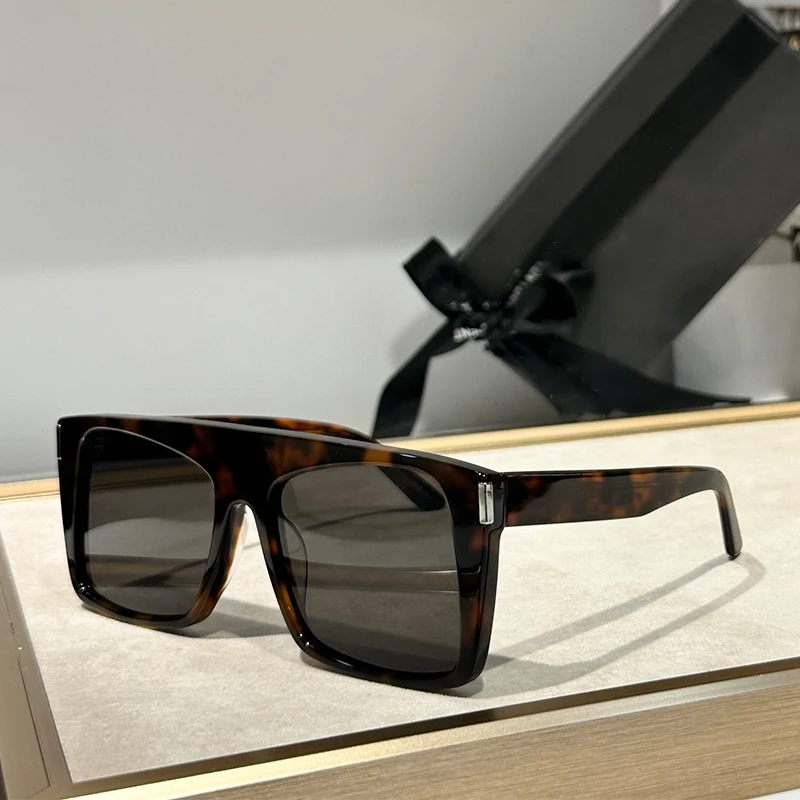 Street Fashion Tortoise Women Sunglasses 2024 Luxury SL651 INS Style Sunnies Top Quality Square Acetate Solar Glasses Female
Street Fashion Tortoise Women Sunglasses 2024 Luxury SL651 INS Style Sunnies Top Quality Square Acetate Solar Glasses Female