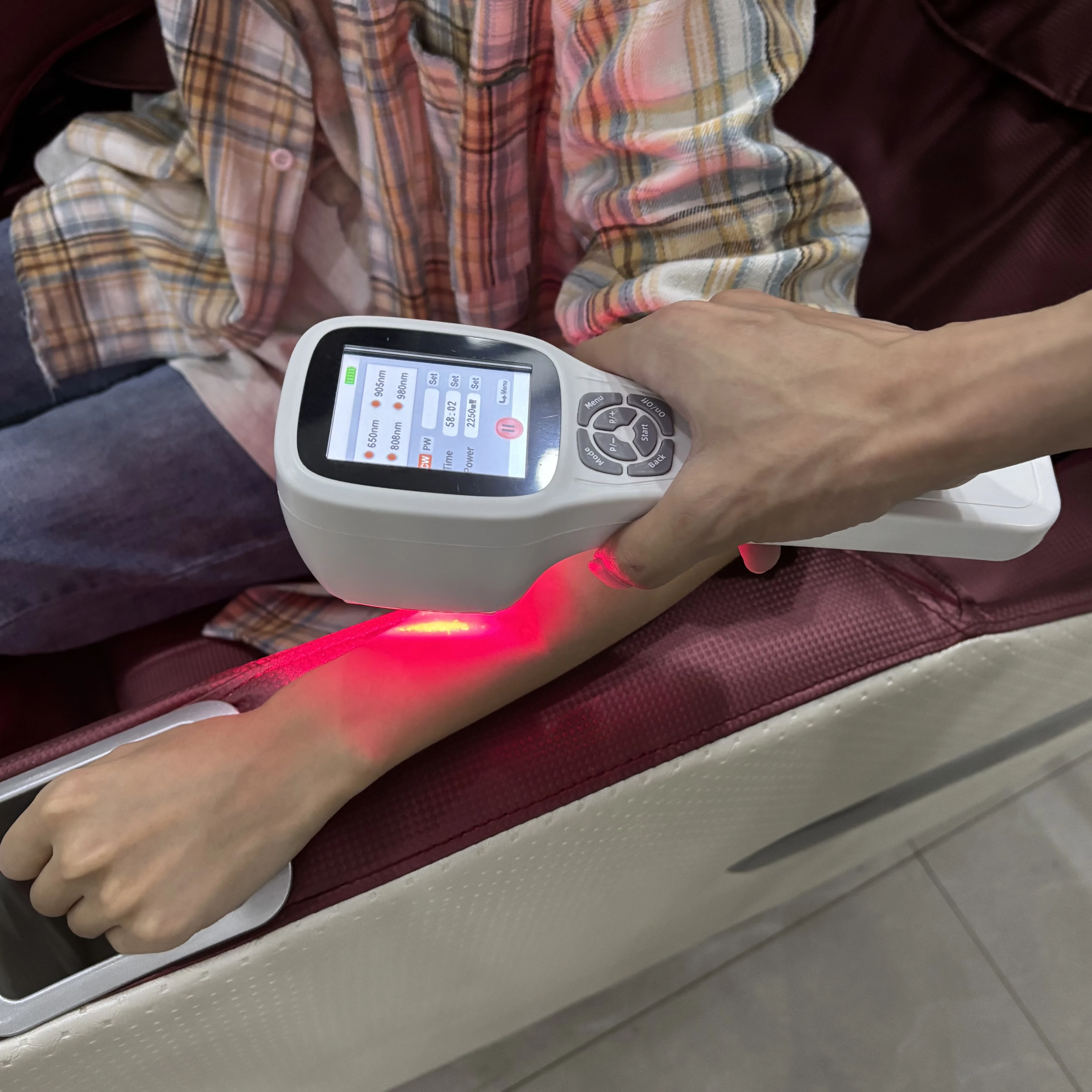 ZJZK Knee Laser Treatment For Foot Pain Nerve Regeneration 650nmx10pcs+808nmx5pcs+905nmx5pcs+980nmx5pcs Soft Tissue Damage
ZJZK Knee Laser Treatment For Foot Pain Nerve Regeneration 650nmx10pcs+808nmx5pcs+905nmx5pcs+980nmx5pcs Soft Tissue Damage