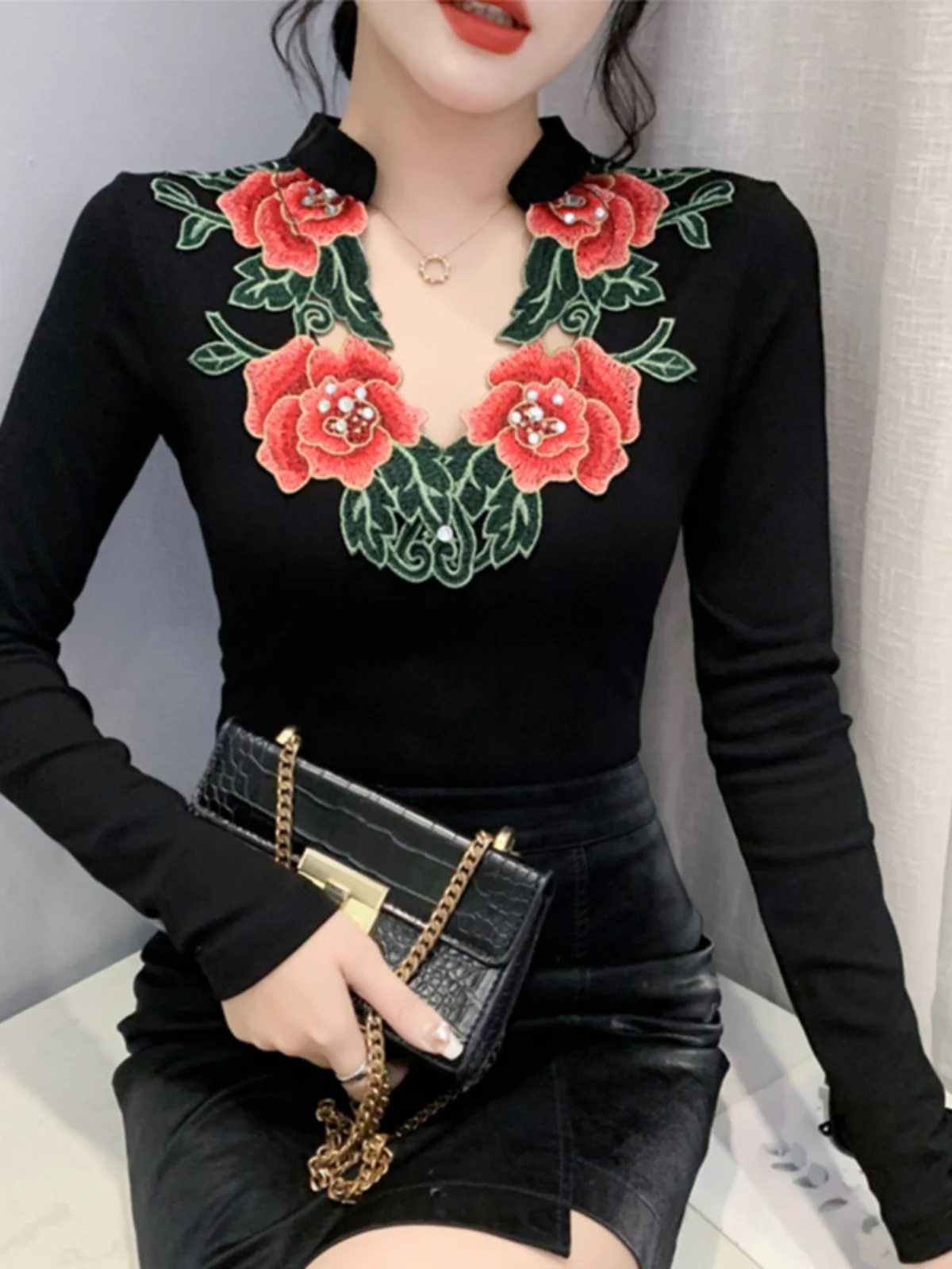 Ele V-ne Embroidered Long Sve T-irt Women's Faion Heavy Embroidery Hollow out Design Korean Sle Cotton Blend
Ele V-ne Embroidered Long Sve T-irt Women's Faion Heavy Embroidery Hollow out Design Korean Sle Cotton Blend