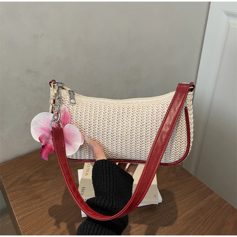 Sweet Woven Contrasting Single Shoulder Bag With Flower Pendant Zipper Tote Bag Simple Exquisite Versatile Casual Armpit Bag New
Sweet Woven Contrasting Single Shoulder Bag With Flower Pendant Zipper Tote Bag Simple Exquisite Versatile Casual Armpit Bag New