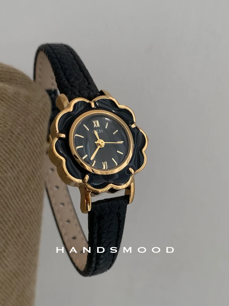 New Stylish Quartz Watch, Elegant And Luxurious, Sophisticated And Versatile Women'S Leather Watch, Perfect As A Birthday Gift.
New Stylish Quartz Watch, Elegant And Luxurious, Sophisticated And Versatile Women'S Leather Watch, Perfect As A Birthday Gift.
