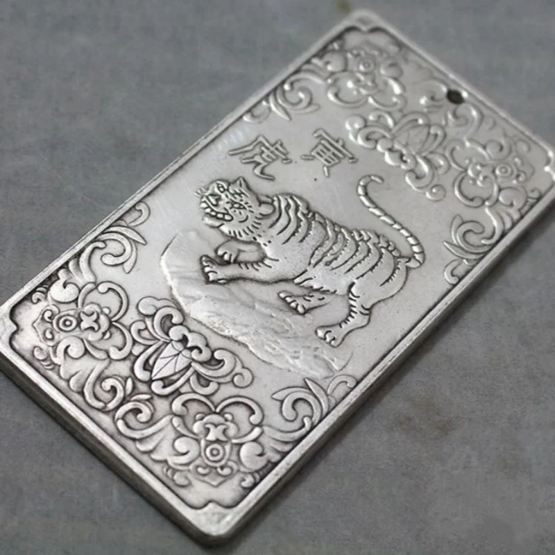 Antique Bronze Zodiac Tiger Token Hanging Ornament for Collection Traditional Chinese Twelve Zodiac Feng Shui Decoration
Antique Bronze Zodiac Tiger Token Hanging Ornament for Collection Traditional Chinese Twelve Zodiac Feng Shui Decoration