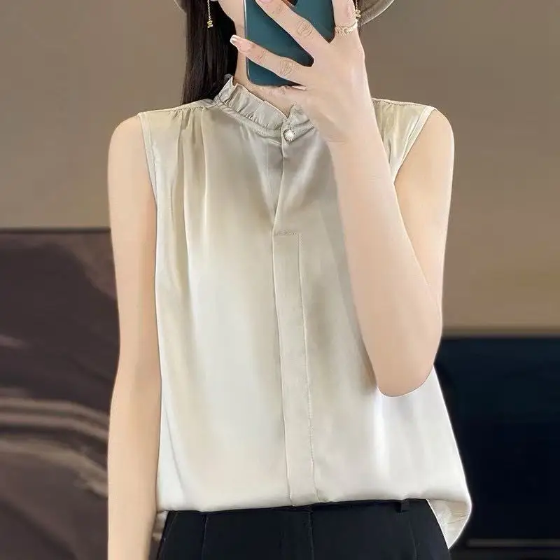 2025 New Spring/Summer Light Luxury Sleeveless Women's Knitted Shirt with High Quality and Stylish Appearance, Thin Bottom Shirt
2025 New Spring/Summer Light Luxury Sleeveless Women's Knitted Shirt with High Quality and Stylish Appearance, Thin Bottom Shirt