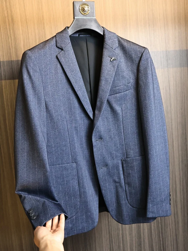 Gold Proportion Smooth Spring Men's Business Casual Suit Breathable Flat Notch Lapel Lightweight Fashionable Streetwear
Gold Proportion Smooth Spring Men's Business Casual Suit Breathable Flat Notch Lapel Lightweight Fashionable Streetwear