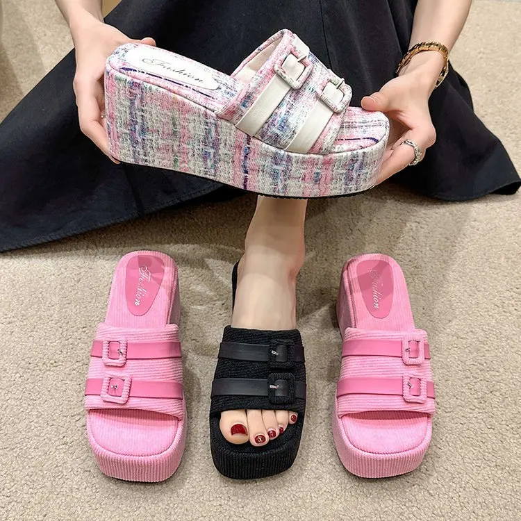 2025 Spring and Summer New Fashion Slippers Woman Buckle Thick Sole Casual Sandals Woman
2025 Spring and Summer New Fashion Slippers Woman Buckle Thick Sole Casual Sandals Woman