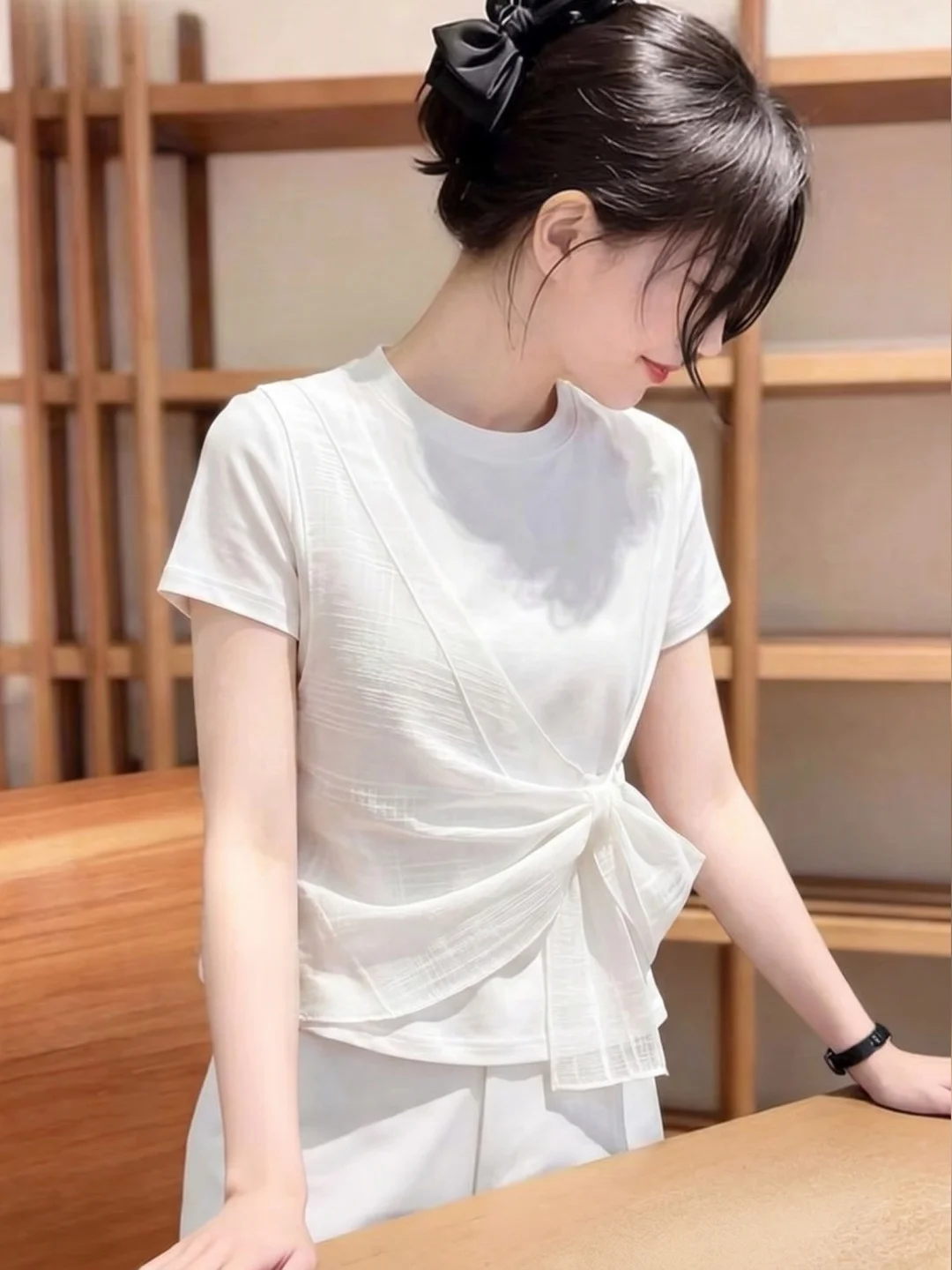 Slimming Short Sleeve T-Shirt Commute Style Women's Fashionable Korean Version Straight Cut Summer Top Slim Waist Design
Slimming Short Sleeve T-Shirt Commute Style Women's Fashionable Korean Version Straight Cut Summer Top Slim Waist Design