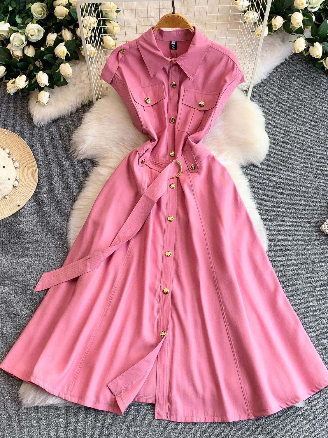 Slimming Metal Button Detail Shoulder Insert Dress Knee-Length A-Line Silhouette Commute-Friendly Style Women's Fashion
Slimming Metal Button Detail Shoulder Insert Dress Knee-Length A-Line Silhouette Commute-Friendly Style Women's Fashion