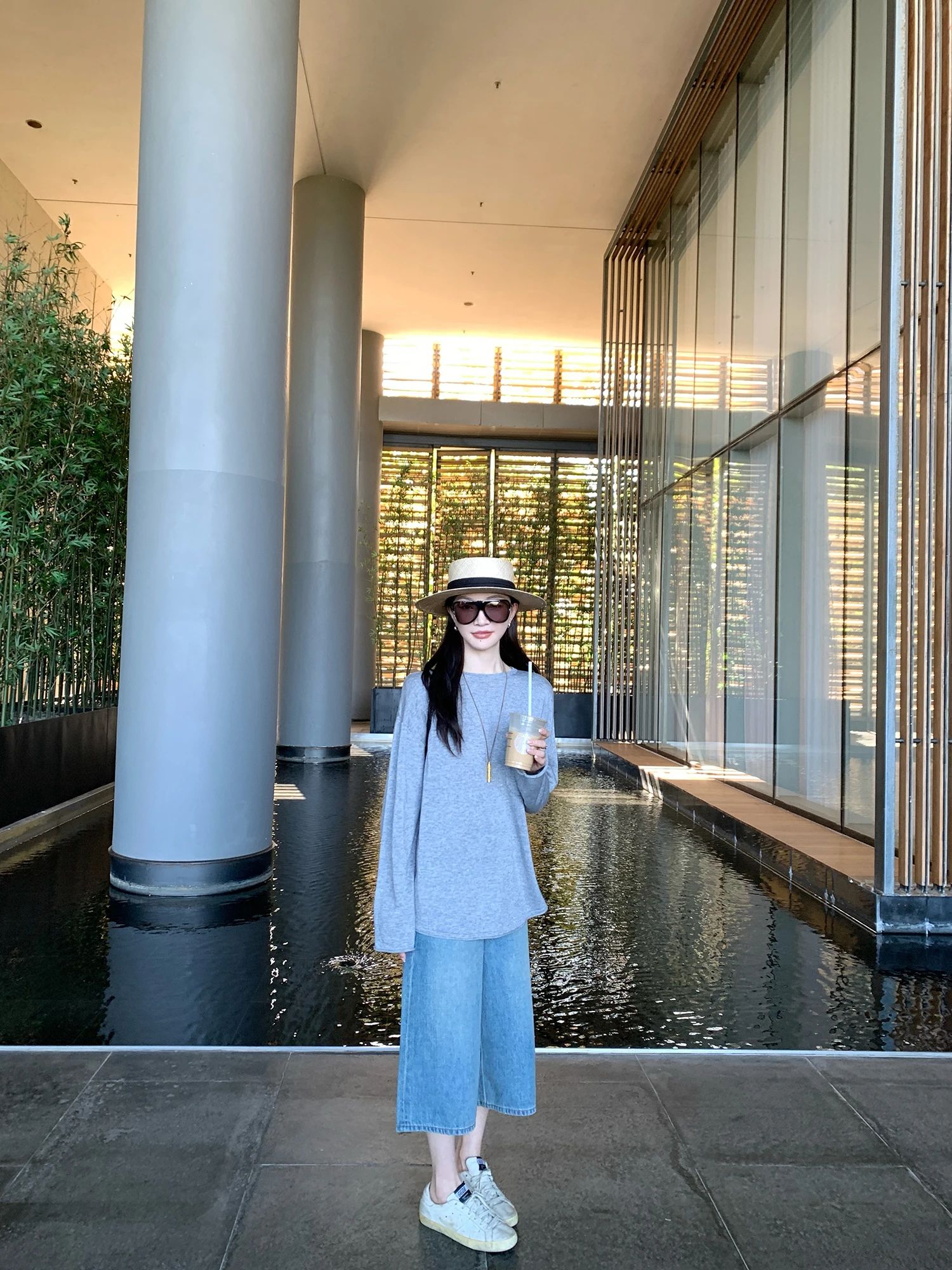 High Waist Cotton Denim Jeans Ladies Vintage Workwear Faded Three-quarter Length Loose Fit High Quality Spring Season
High Waist Cotton Denim Jeans Ladies Vintage Workwear Faded Three-quarter Length Loose Fit High Quality Spring Season