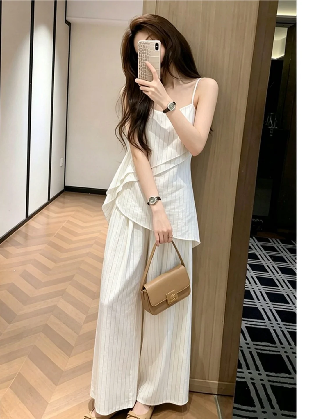 Summer Vacation Style Women's Striped Asymmetrical Strap Vest And Casual Pants Two-Piece Set High Waist Loose Fit Fashionable
Summer Vacation Style Women's Striped Asymmetrical Strap Vest And Casual Pants Two-Piece Set High Waist Loose Fit Fashionable