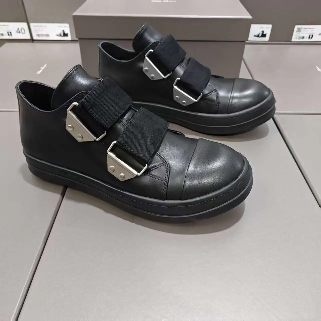 High Street Dark Style Black Full Grain Leather Low Top Comfort Casual Board Shoes Men's Casual Shoes
High Street Dark Style Black Full Grain Leather Low Top Comfort Casual Board Shoes Men's Casual Shoes