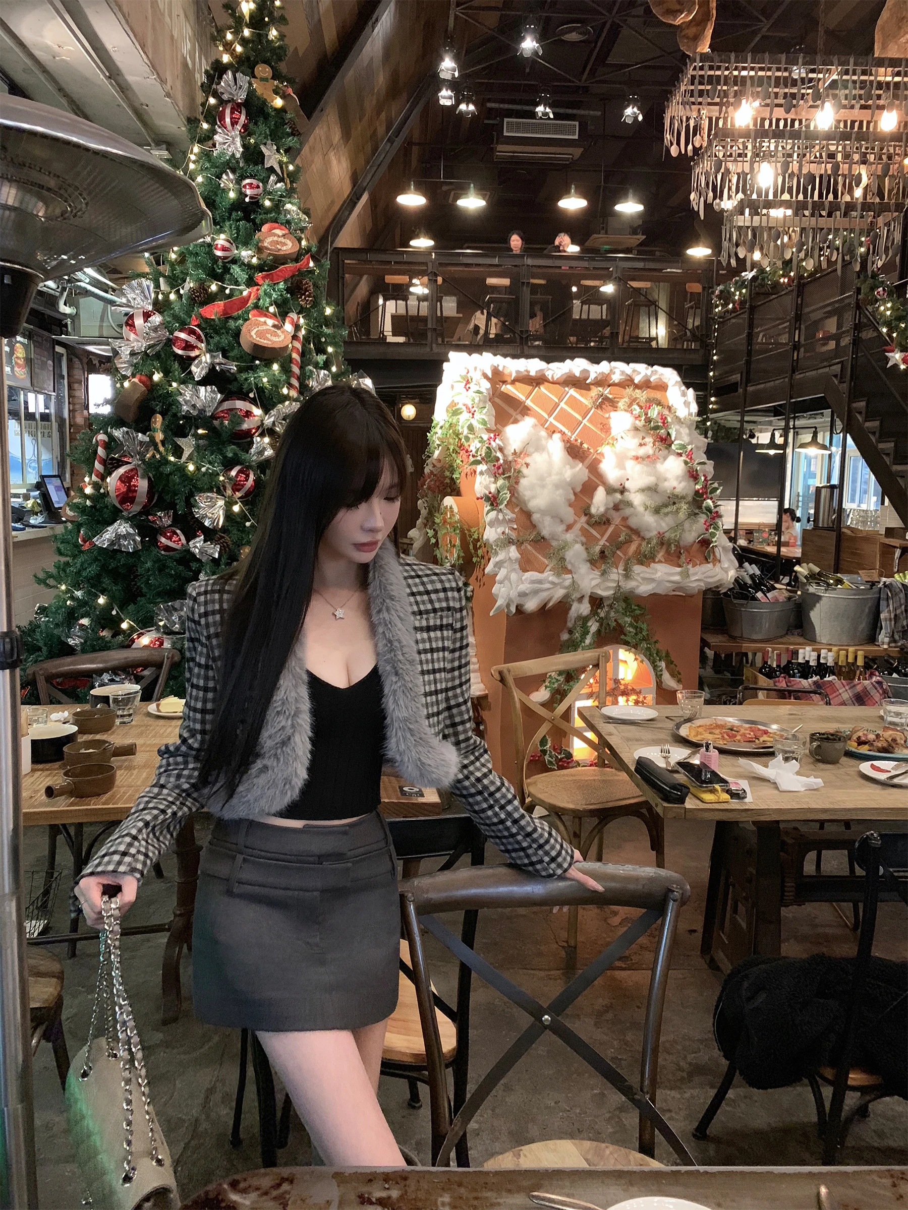 Шерстяное пальто Bla iny, женский модный универсальный зимний костюм-джат с воротником из искусственного меха и лоскутным дизайном
Шерстяное пальто Bla iny, женский модный универсальный зимний костюм-джат с воротником из искусственного меха и лоскутным дизайном