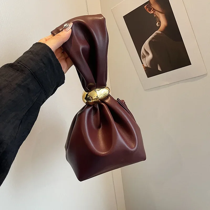 Advanced minimalist casual drawstring bucket bag 2025 new Korean style trendy handbag with concave shape decoration for women
Advanced minimalist casual drawstring bucket bag 2025 new Korean style trendy handbag with concave shape decoration for women