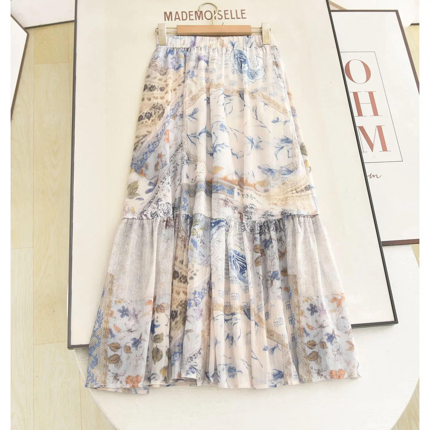Elegant Bohemian A-Line Skirt High Waist Print Slimming Chiffon Half-length Fashionable Versatile Women's Summer 2026
Elegant Bohemian A-Line Skirt High Waist Print Slimming Chiffon Half-length Fashionable Versatile Women's Summer 2026