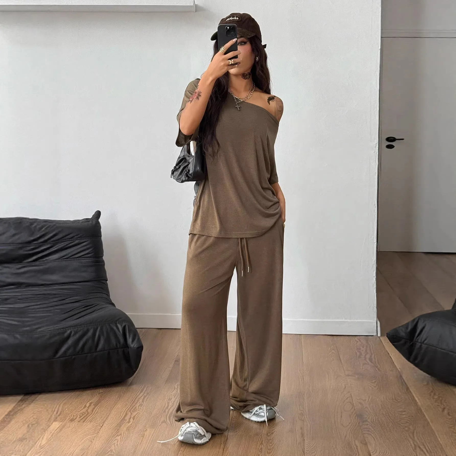 Elegant Women's 2-piece Tshirt Top+pants Summer Women's Casual Sports Short Sleeved Set Pants Women Two Piece Set For Women
Elegant Women's 2-piece Tshirt Top+pants Summer Women's Casual Sports Short Sleeved Set Pants Women Two Piece Set For Women